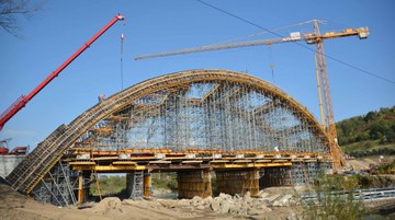 Pont surplombant la Stradomka, Bochnia, Pologne